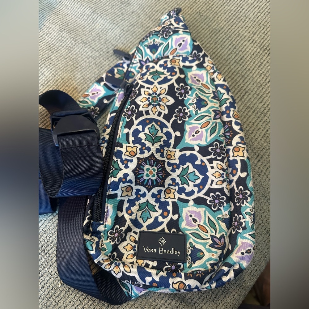 Vera Bradley Women's small crossbody- Blue and Green Floral